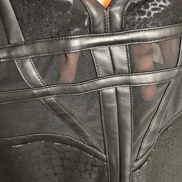 Tight black bodycon party dress - Picture 4 of 4